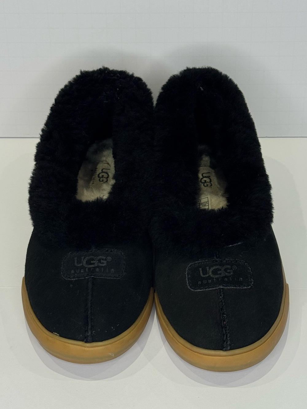 UGG Black Rylan Slippers Women's Size 7 Leather Sheepskin Winter Cozy